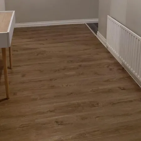 4 Bedroom House Sleeps 8 -pets Welcome -fireplace