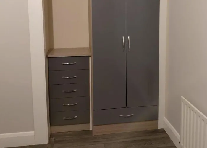 4 Bedroom House Sleeps 8 -pets Welcome -fireplace 度假居 *
